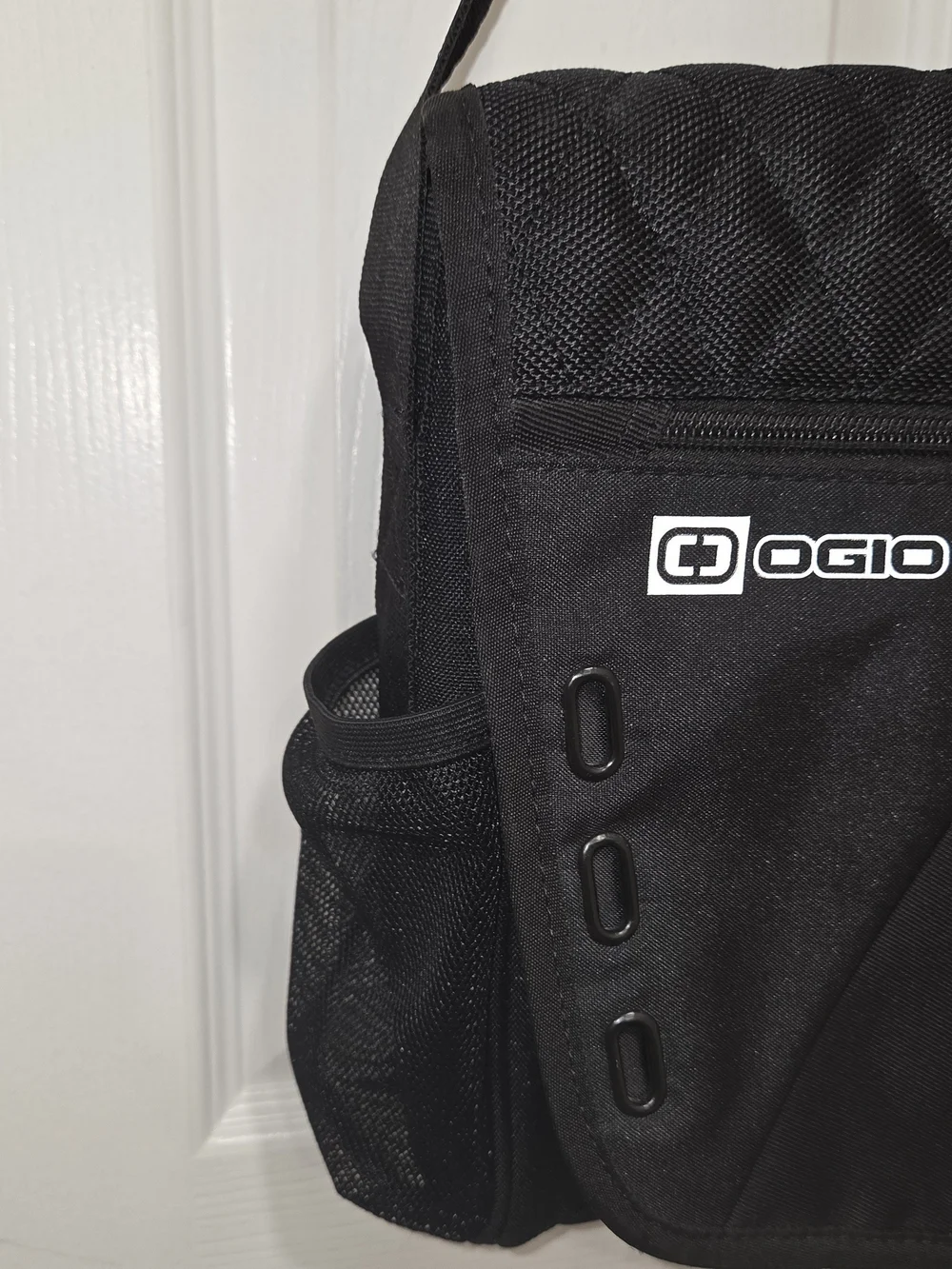 OGIO Vault Messenger Bag in Black with Pockets